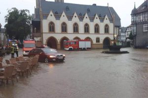 Der Goslarer Marktplatz unter Wasser